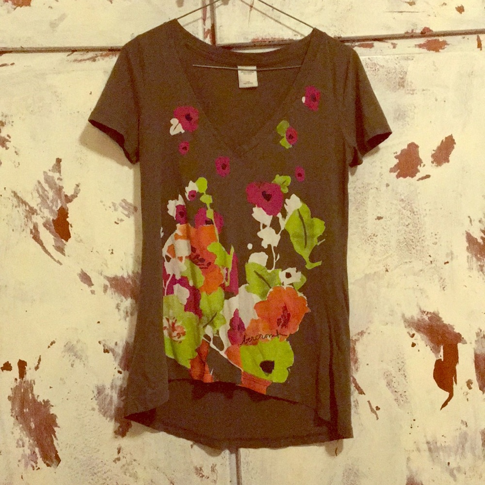 Abercrombie & Fitch Printed V-Neck Shirt